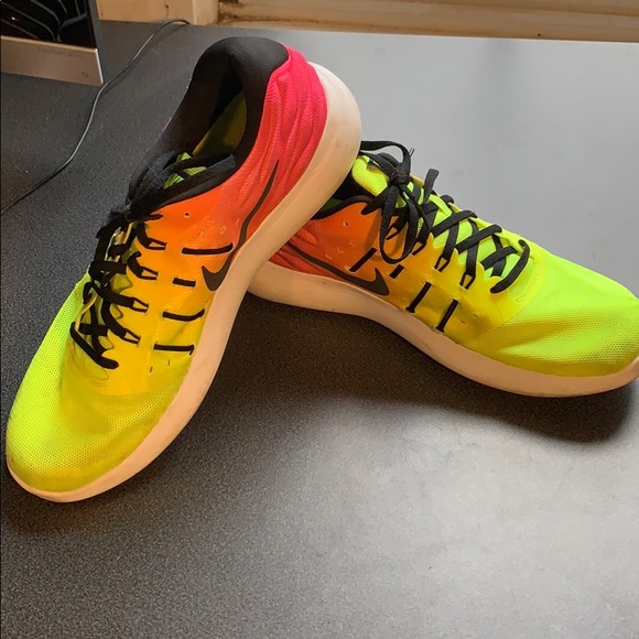 nike lunarstelos pink